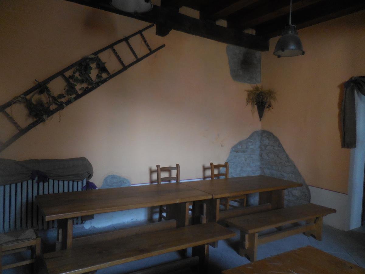 Ostello Podesteria Di Gombola Polinago Exteriör bild